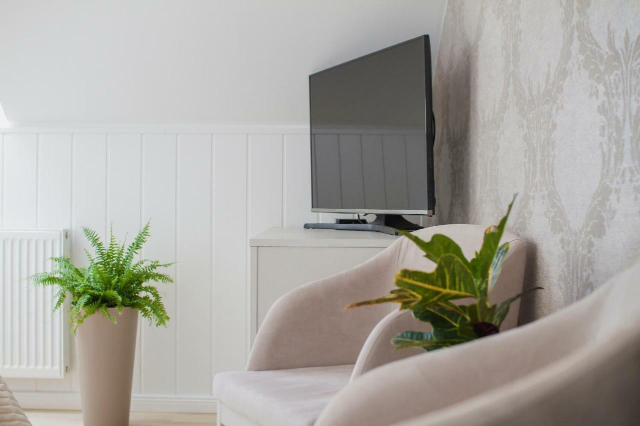 Penzion Kuria Nové Mesto nad Váhom エクステリア 写真