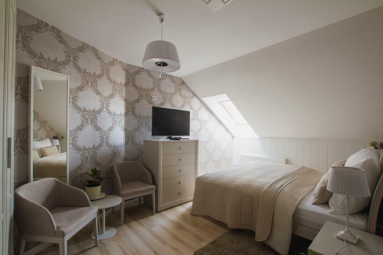 Penzion Kuria Nové Mesto nad Váhom エクステリア 写真